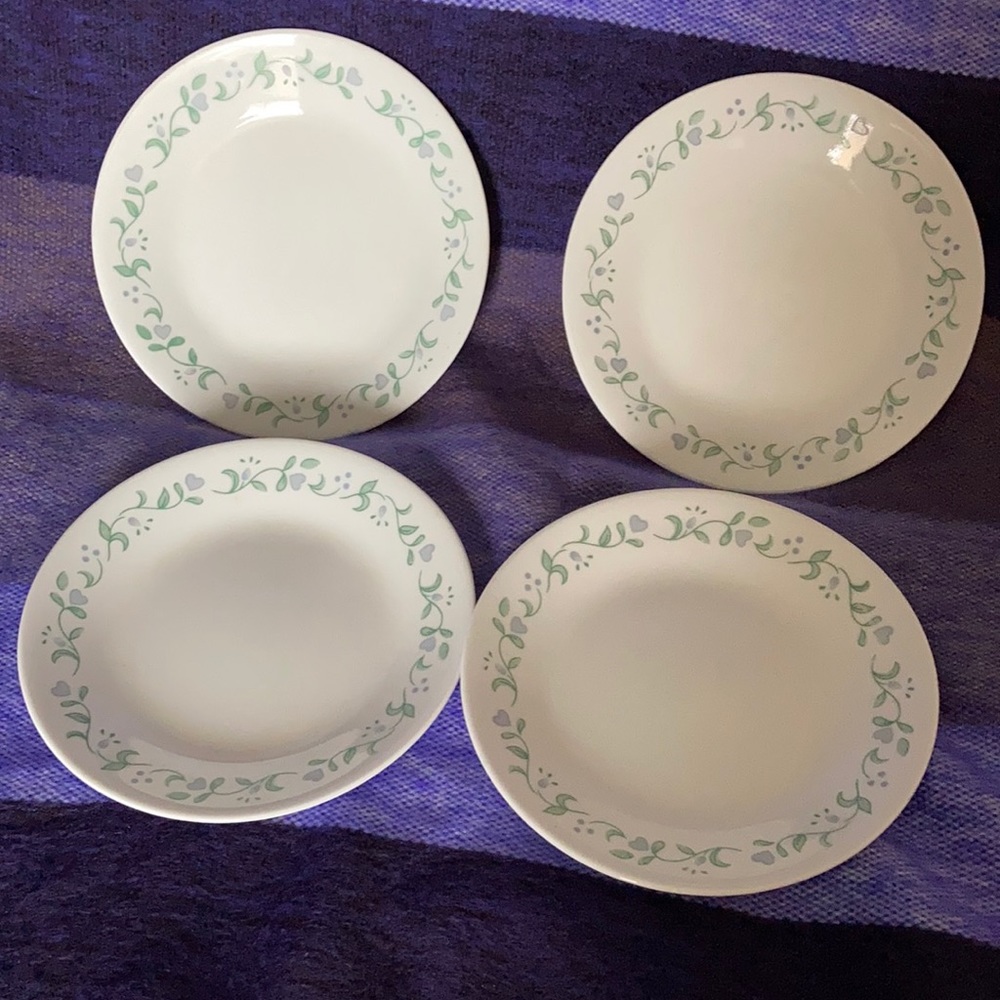 Vintage and rare Corelle by Corning plates set of 4